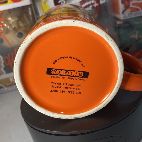 Reese’s Peanut Butter Cup Logo Coffee Mug 🔥 - Picture 5 of 5